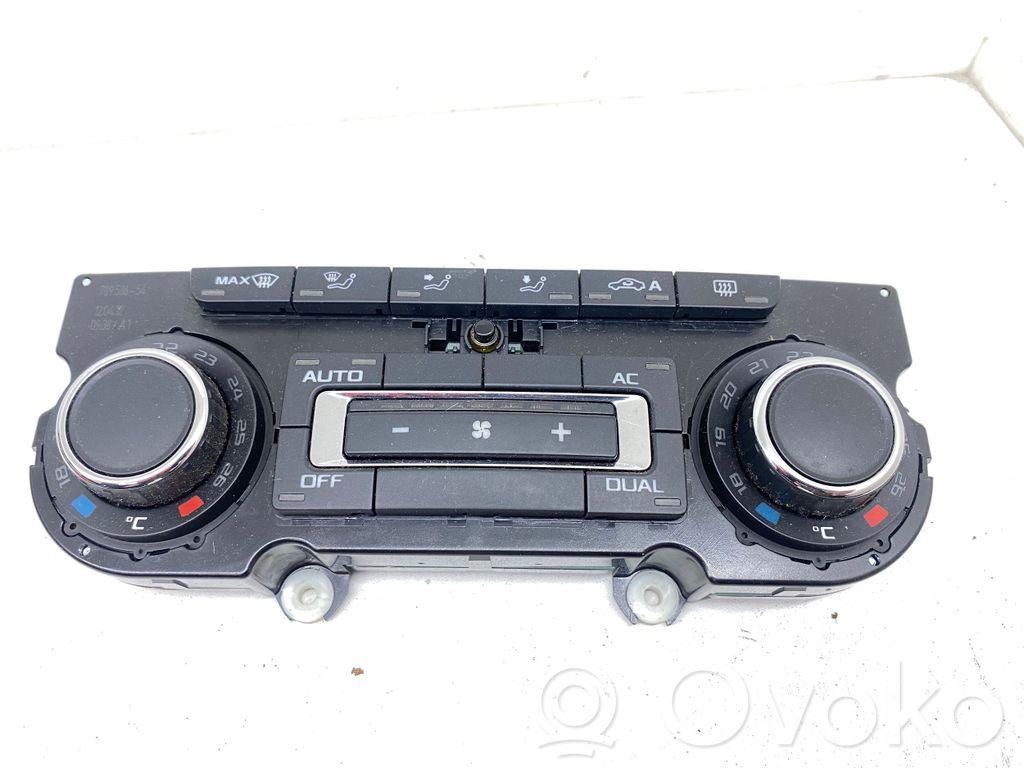 Skoda Octavia Mk2 (1Z) Climate control unit 