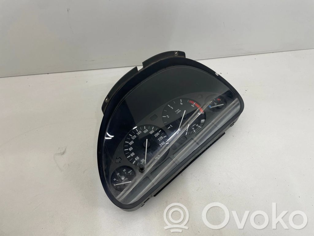 BMW 5 E39 Geschwindigkeitsmesser Cockpit 