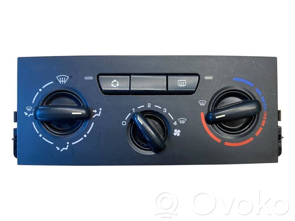 Peugeot 207 Climate control unit 