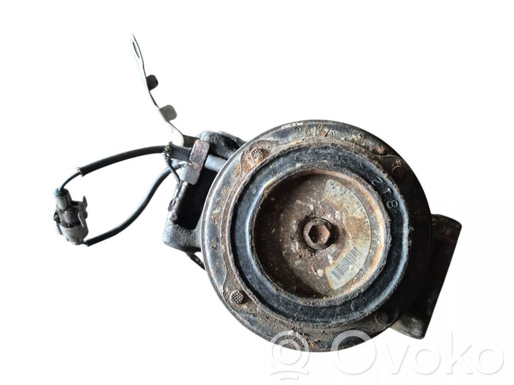 BMW 5 E60 E61 Ilmastointilaitteen kompressorin pumppu (A/C) 