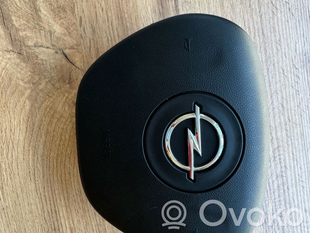 Opel Vivaro Fahrerairbag 