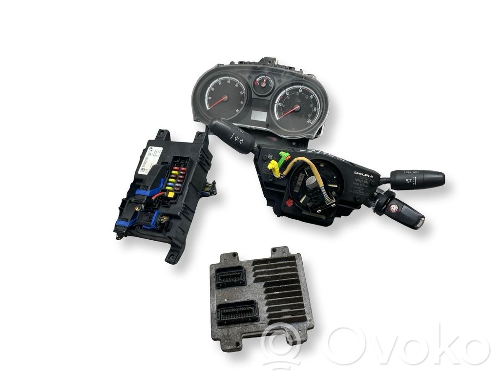 Opel Corsa D Juego de cerradura y set ECU del motor 