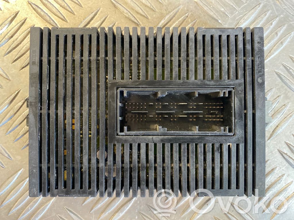 BMW 7 E65 E66 Valomoduuli LCM 
