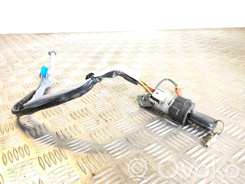 Citroen Berlingo Užvedimo spynelė 