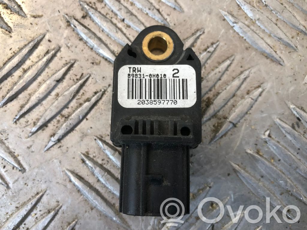 Toyota Yaris Czujnik uderzenia Airbag 