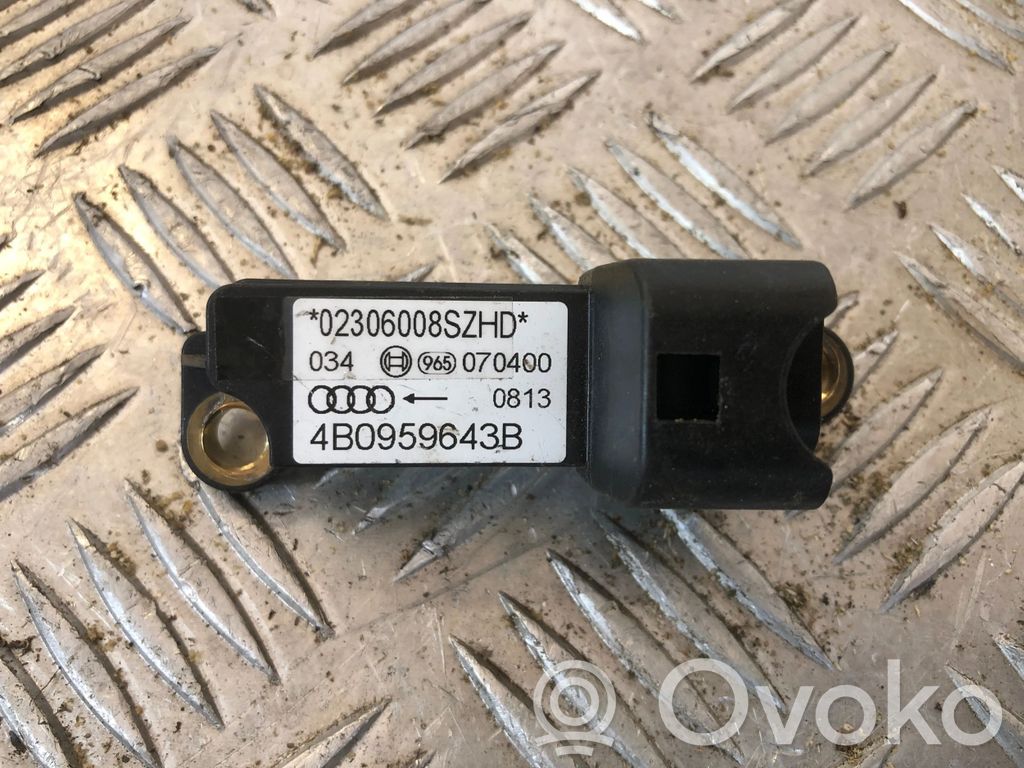Audi A6 S6 C5 4B Airbagsensor Crashsensor Drucksensor 