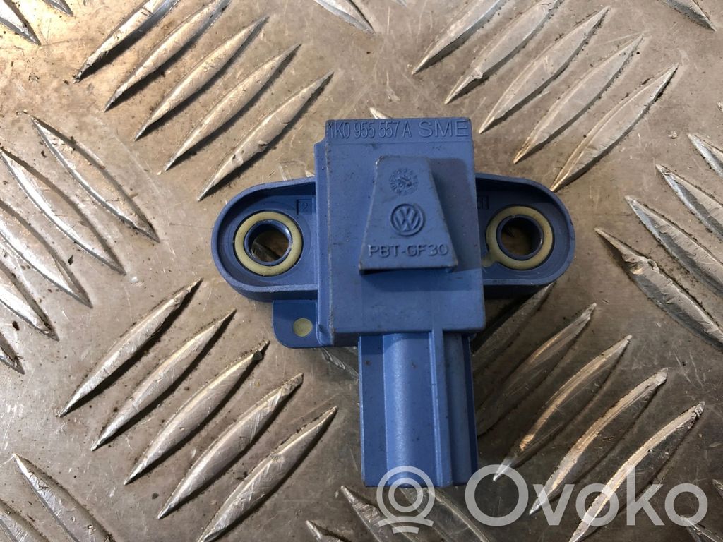 Volkswagen Golf V Airbagsensor Crashsensor Drucksensor 