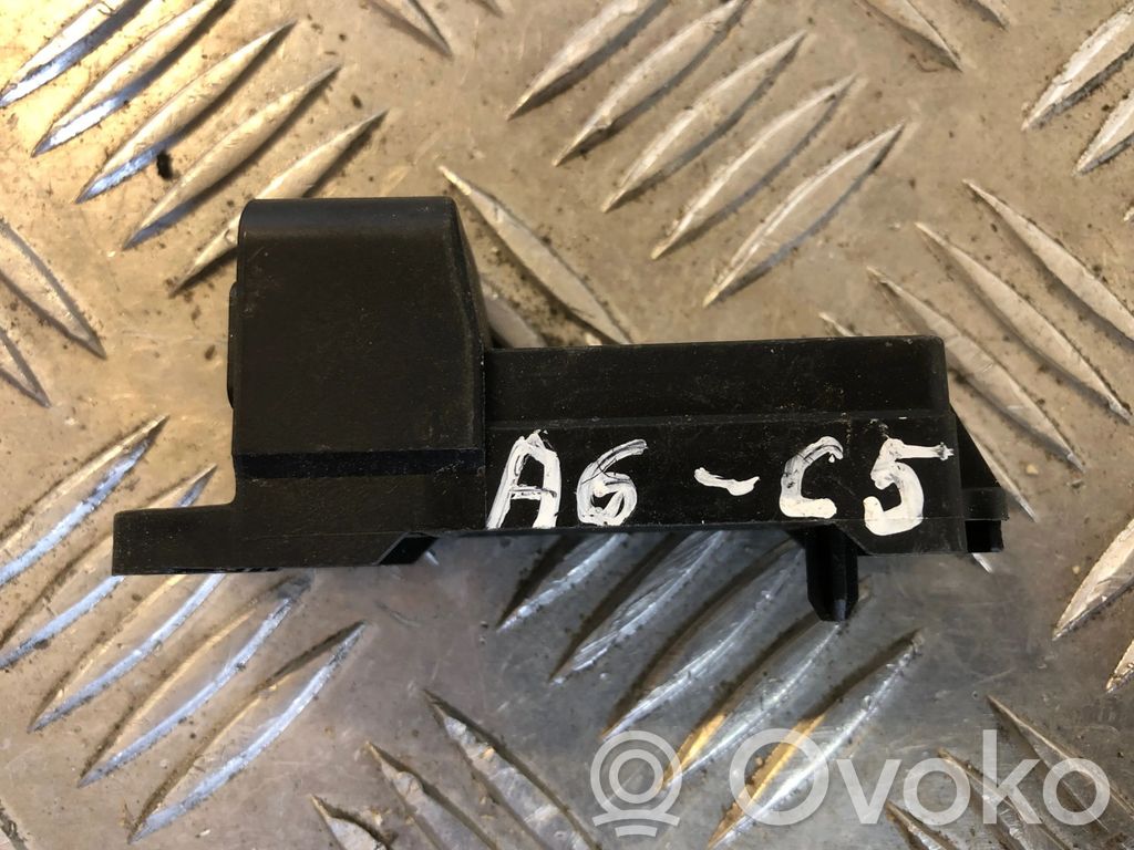 Audi A6 S6 C5 4B Airbagsensor Crashsensor Drucksensor 