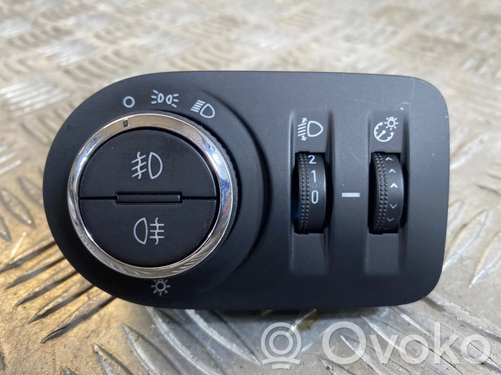 Opel Corsa D Light switch 