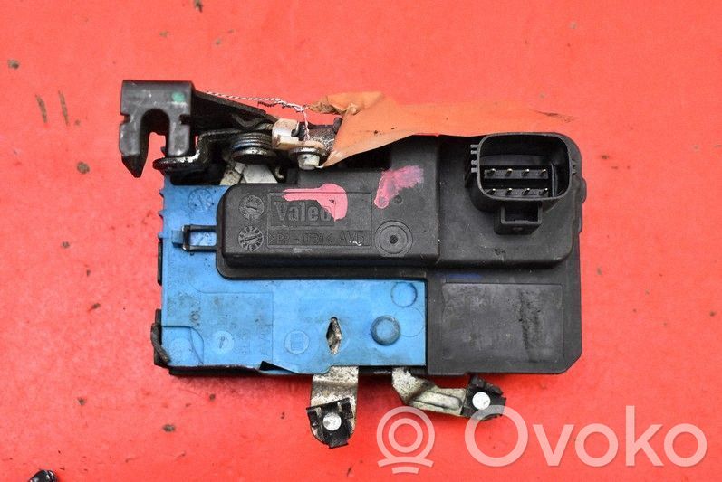 Volvo V70 Serratura portiera anteriore 