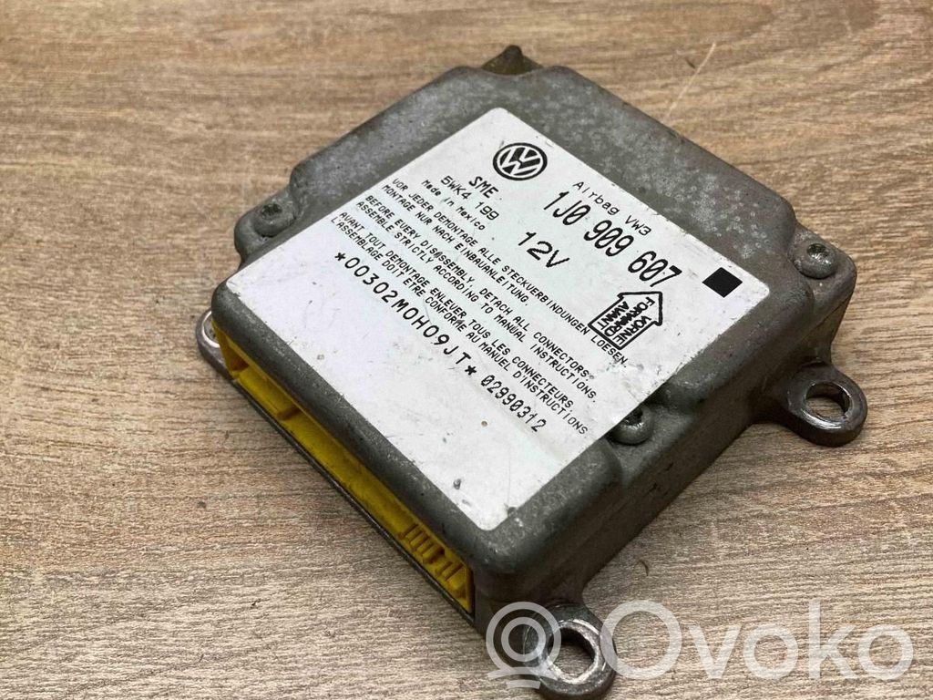 Volkswagen PASSAT B5 Centralina/modulo airbag