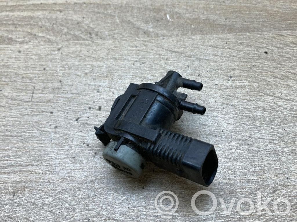 Volkswagen Golf IV Solenoid supapă turbosuflantă 