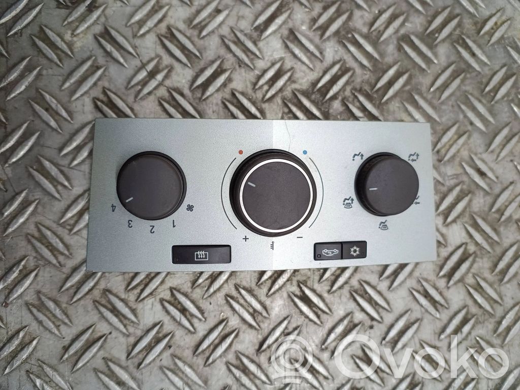 Opel Astra H Panel klimatyzacji