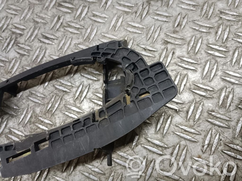 Manecilla/asa externa de la puerta trasera   70137041
