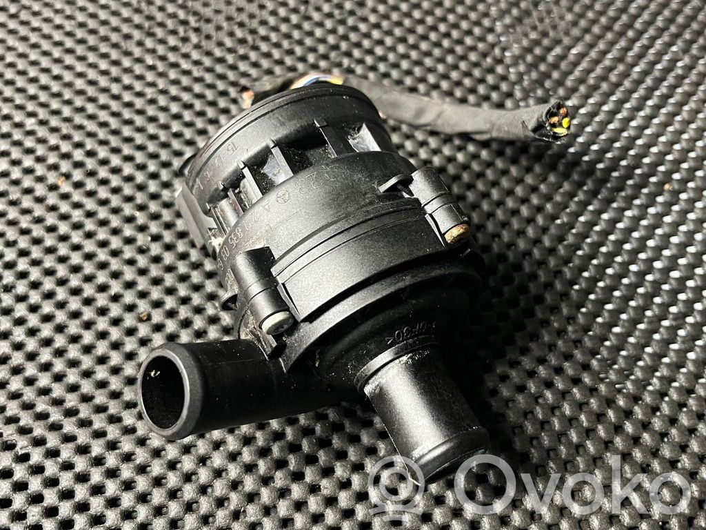 Mercedes-Benz C AMG W205 Pompe à eau de liquide de refroidissement