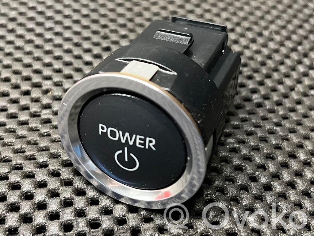 Toyota Yaris Cross Interruttore a pulsante start e stop motore