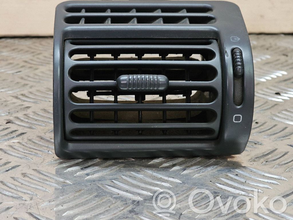 Peugeot 806 Copertura griglia di ventilazione laterale cruscotto