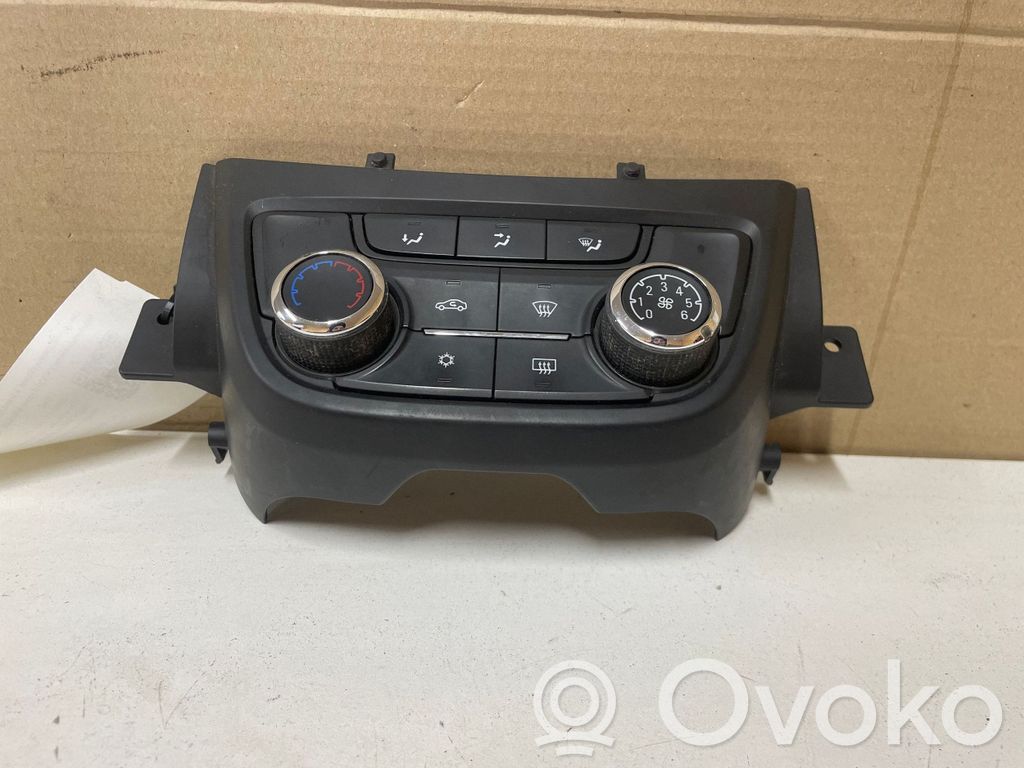 Opel Zafira C Panel klimatyzacji