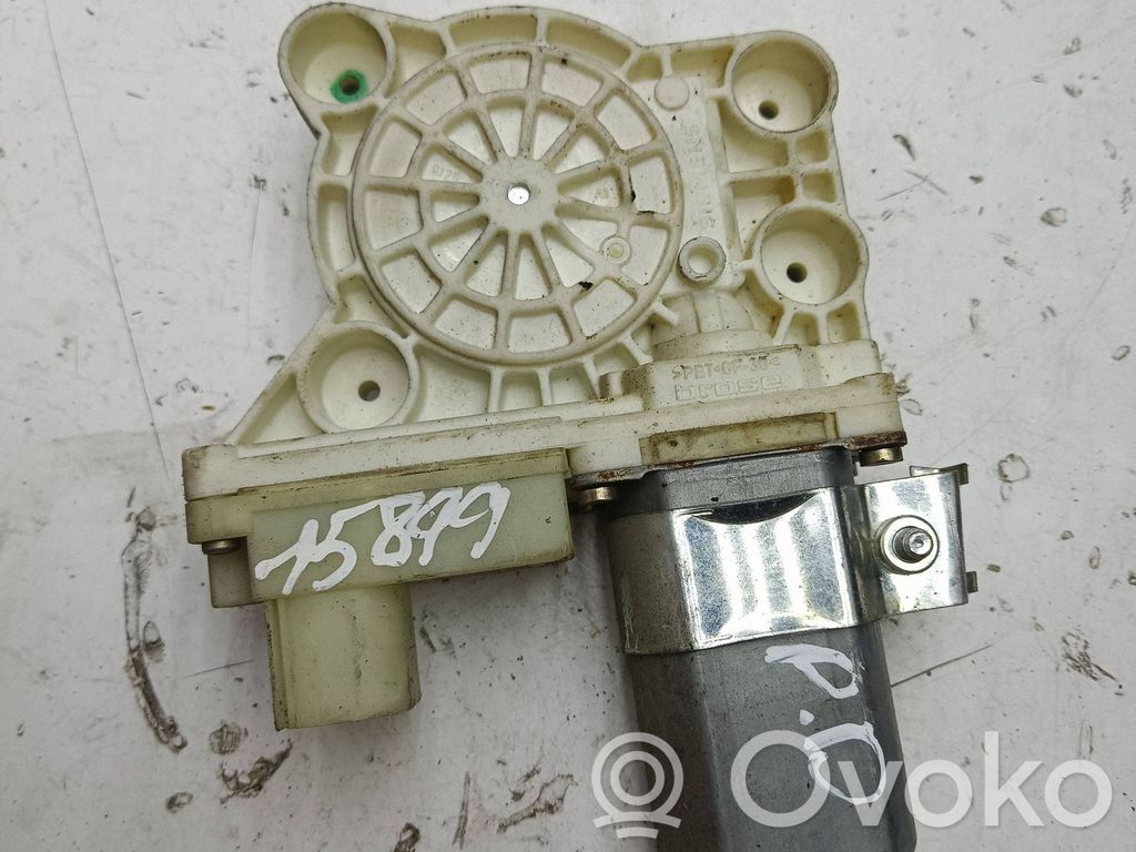 Motor del regulador de la ventanilla de la puerta delantera   7024812,8223826,67628382,5WK1052