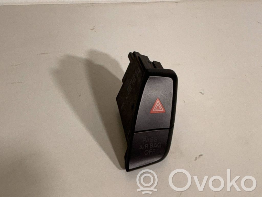 Audi A5 8T 8F Hätävilkkujen kytkin 
