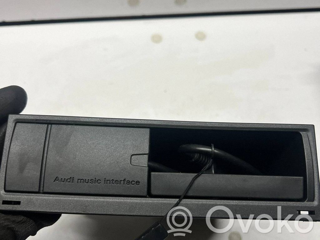 Audi A4 S4 B8 8K Panel radia 