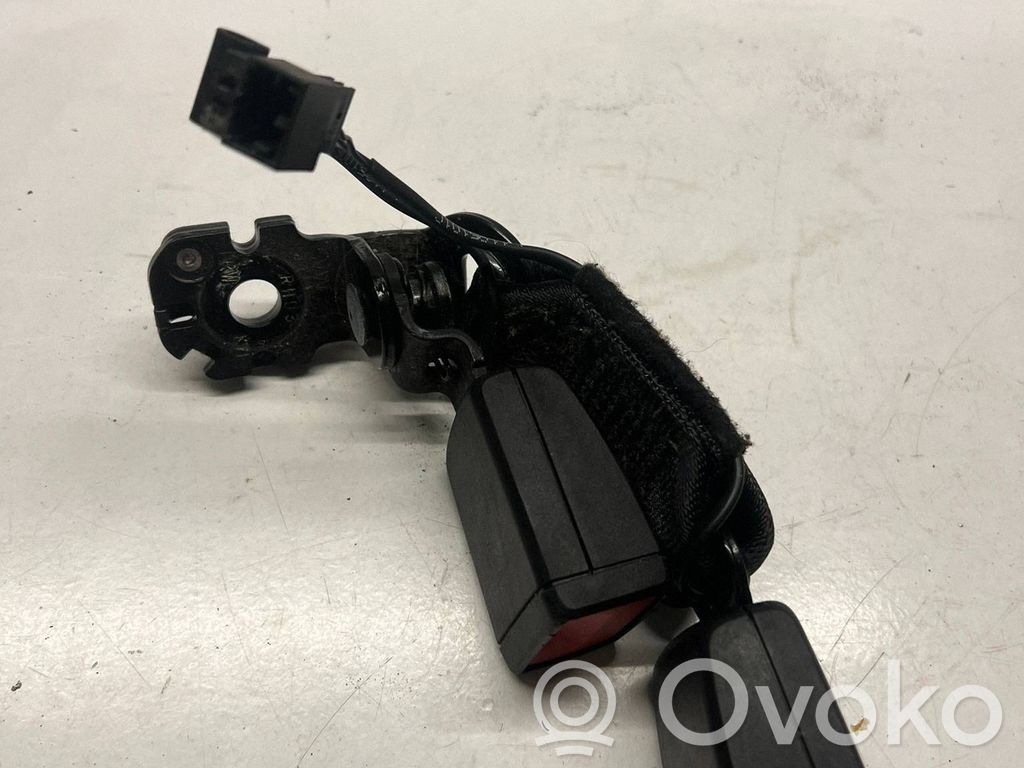 Audi A4 S4 B9 Gurtschloss hinten Mitte