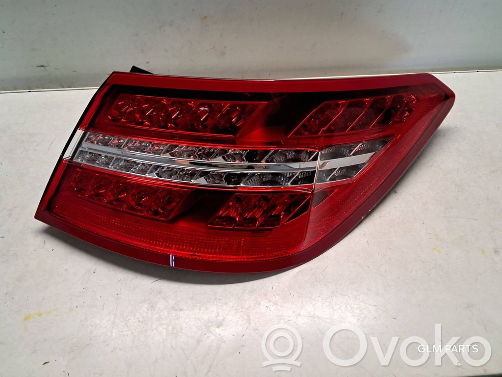 Mercedes-Benz E C207 W207 Rückleuchte Heckleuchte