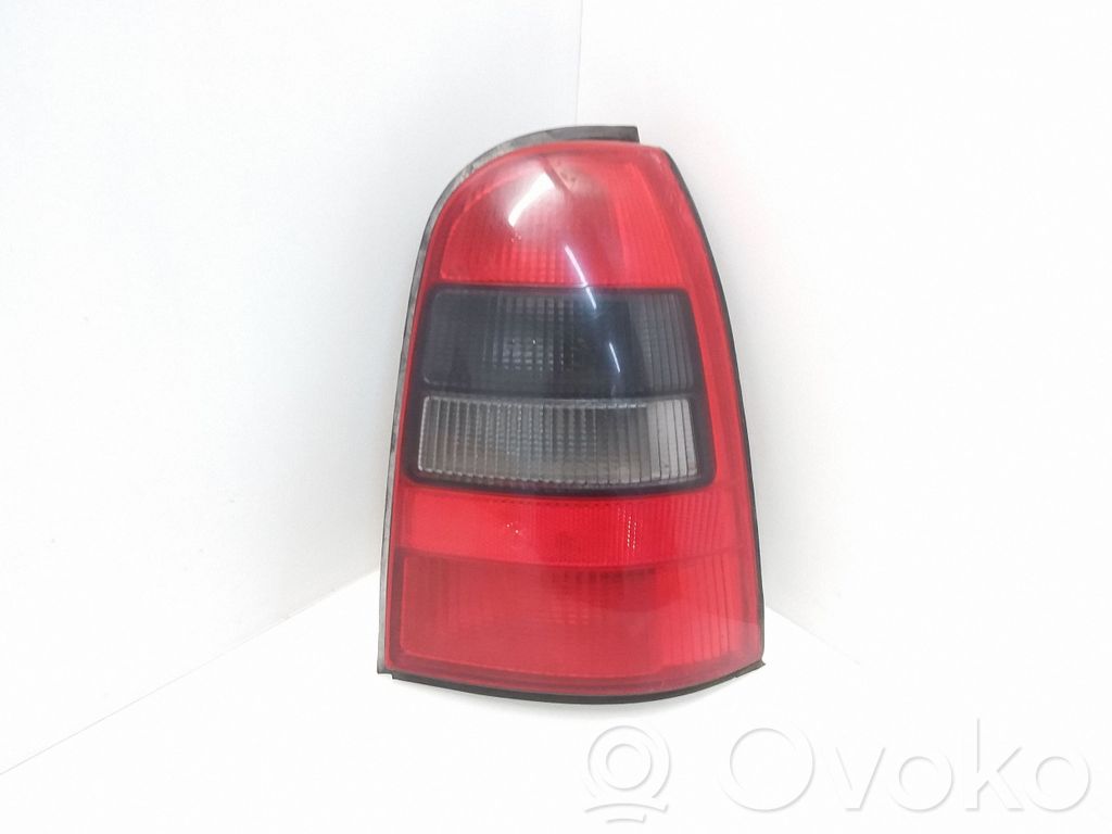 Opel Vectra B Feux arrière / postérieurs