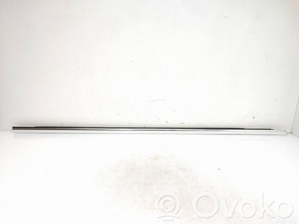Audi A4 S4 B9 Moulure de vitre de la porte avant 