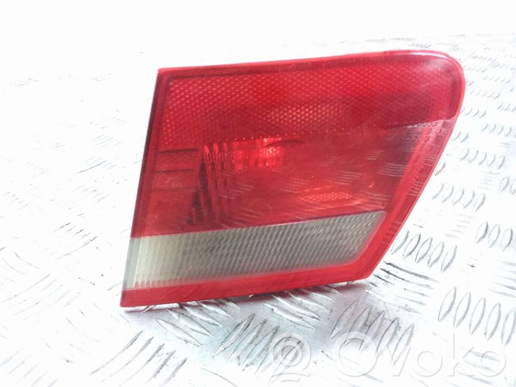 Lampy tylnej klapy bagażnika