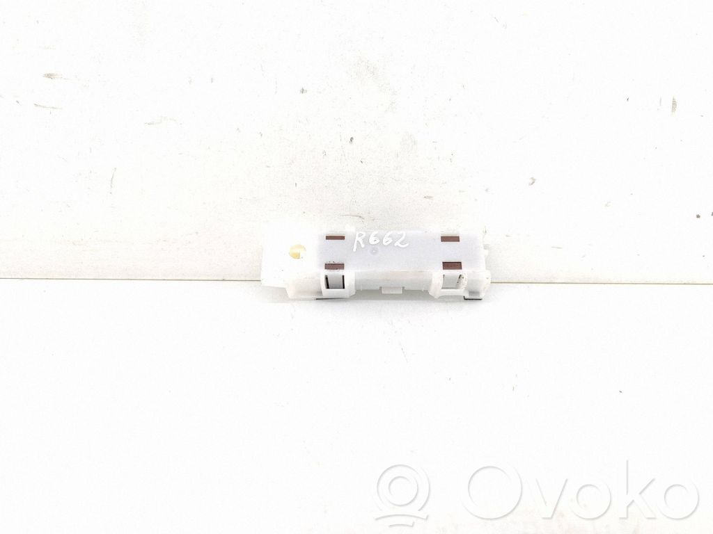 Toyota Yaris Antenne intérieure accès confort 
