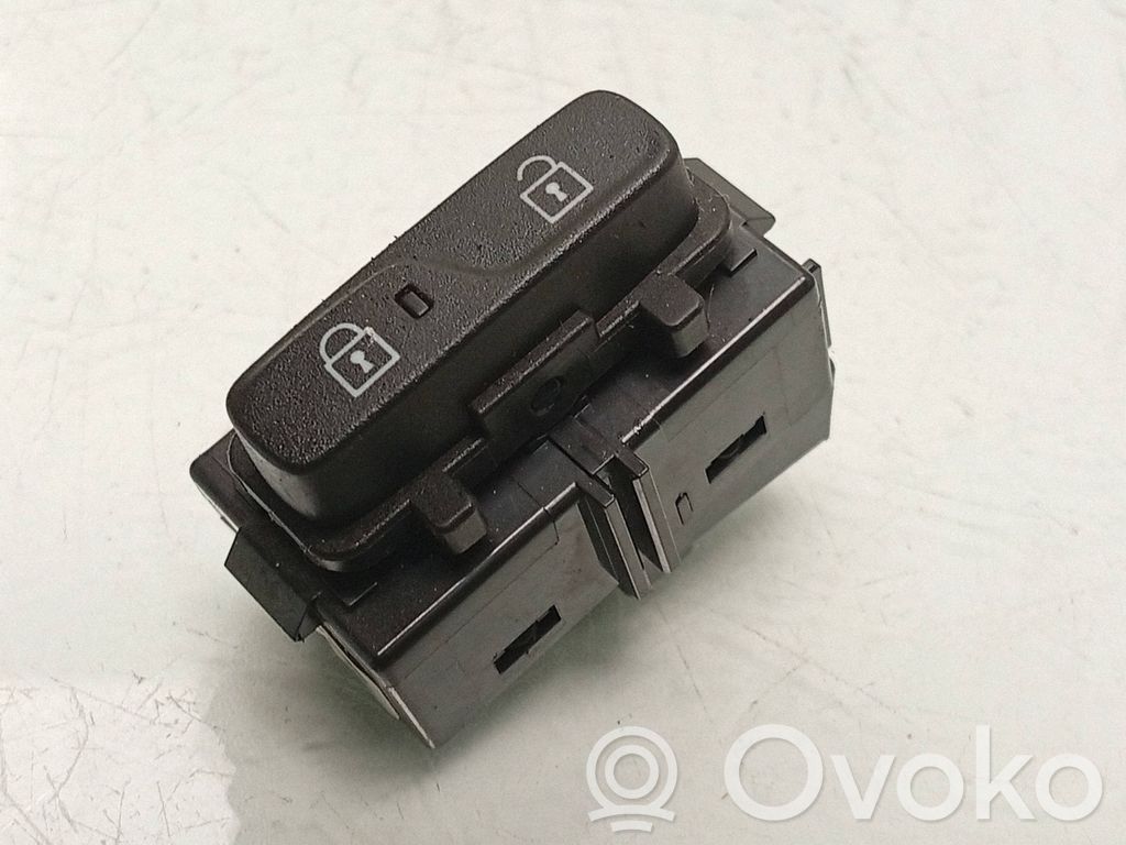 Volvo V40 Keskuslukituksen kytkin