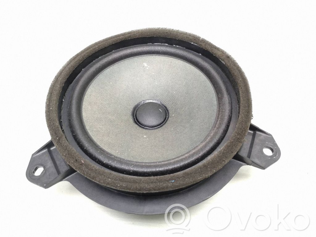 Toyota Auris E180 Enceinte de porte arrière