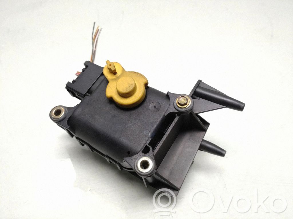 Volkswagen Golf IV Motor/actuator clapetă aer 