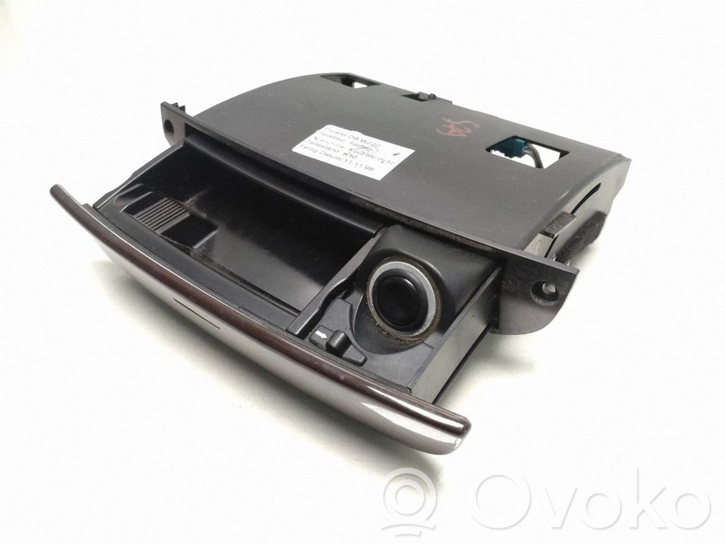 Mercedes-Benz S W220 Aschenbecher