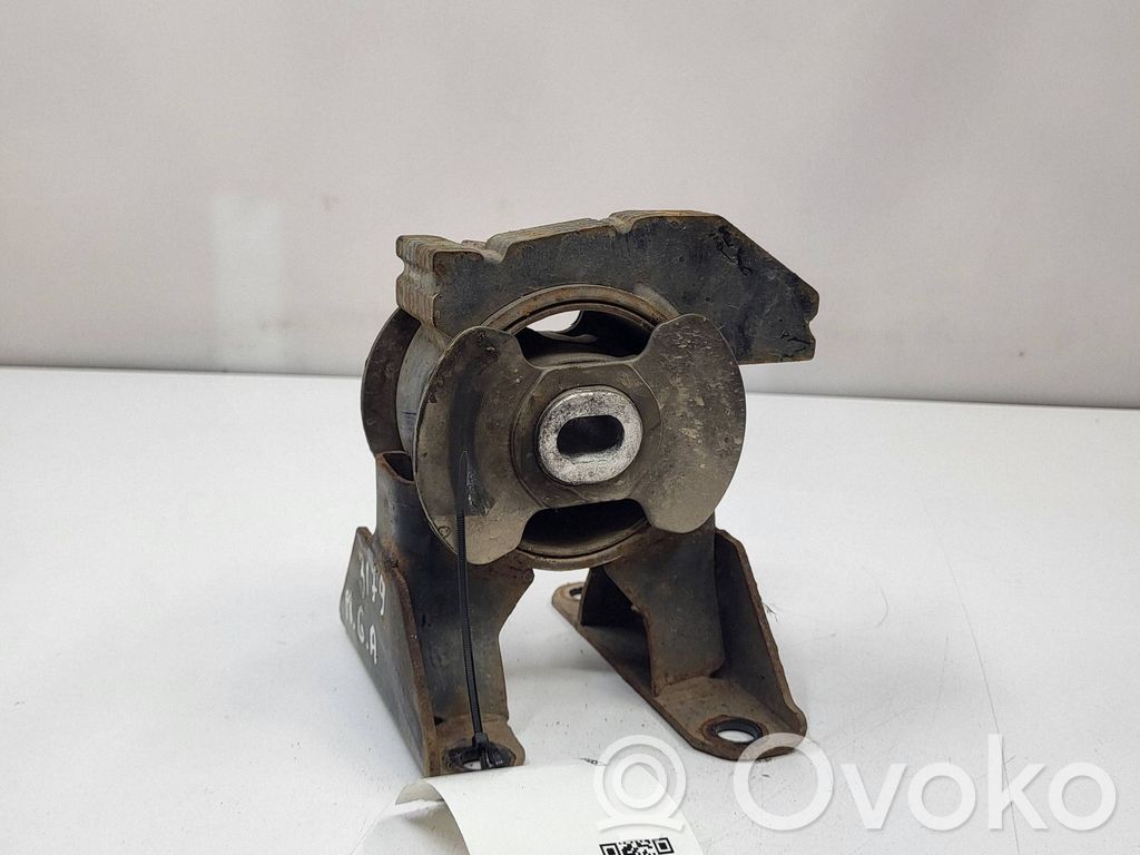 Nissan Leaf I (ZE0) Engine mount bracket