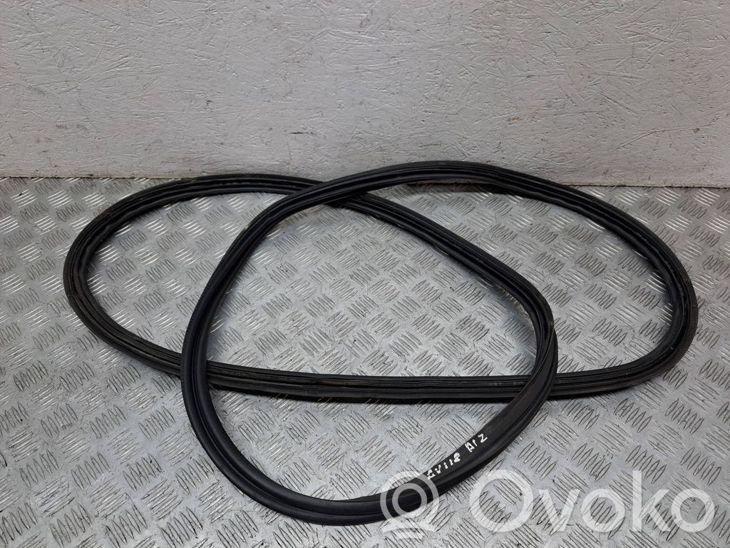Toyota Avensis T270 Guarnizione in gomma del bagagliaio (carrozzeria)