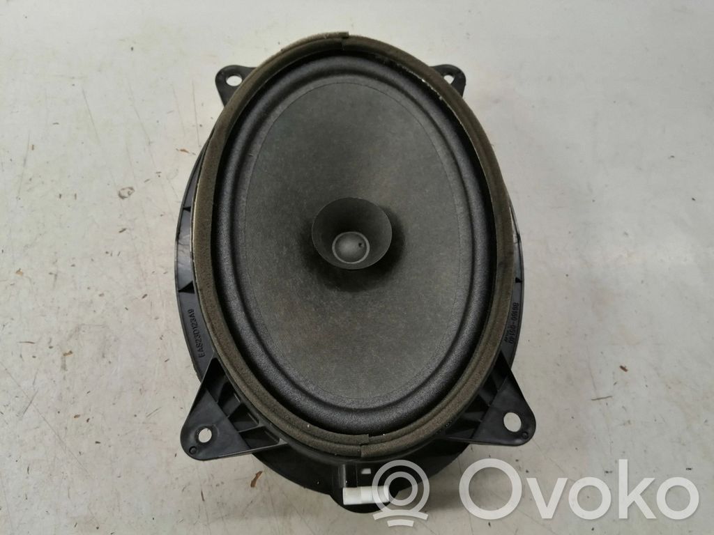 Toyota Avensis T270 Altavoz de la puerta delantera