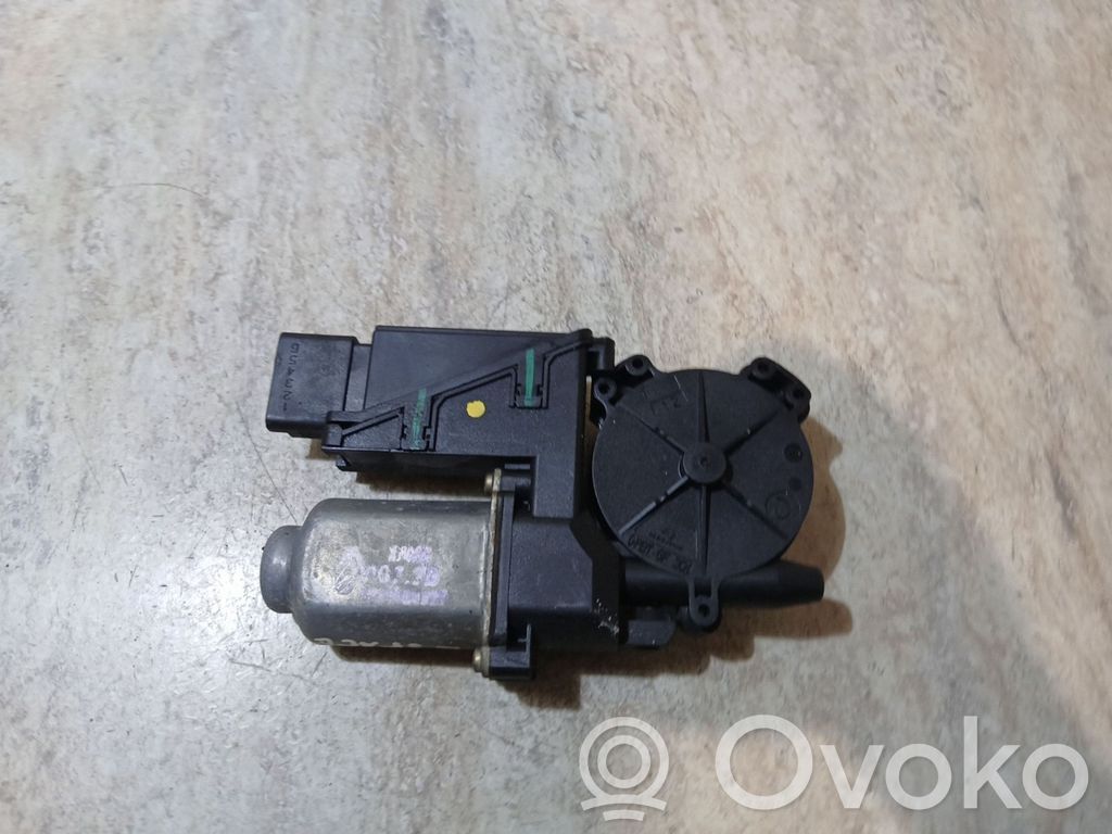 Renault Laguna I Elektryczny podnośnik szyby drzwi tylnych 