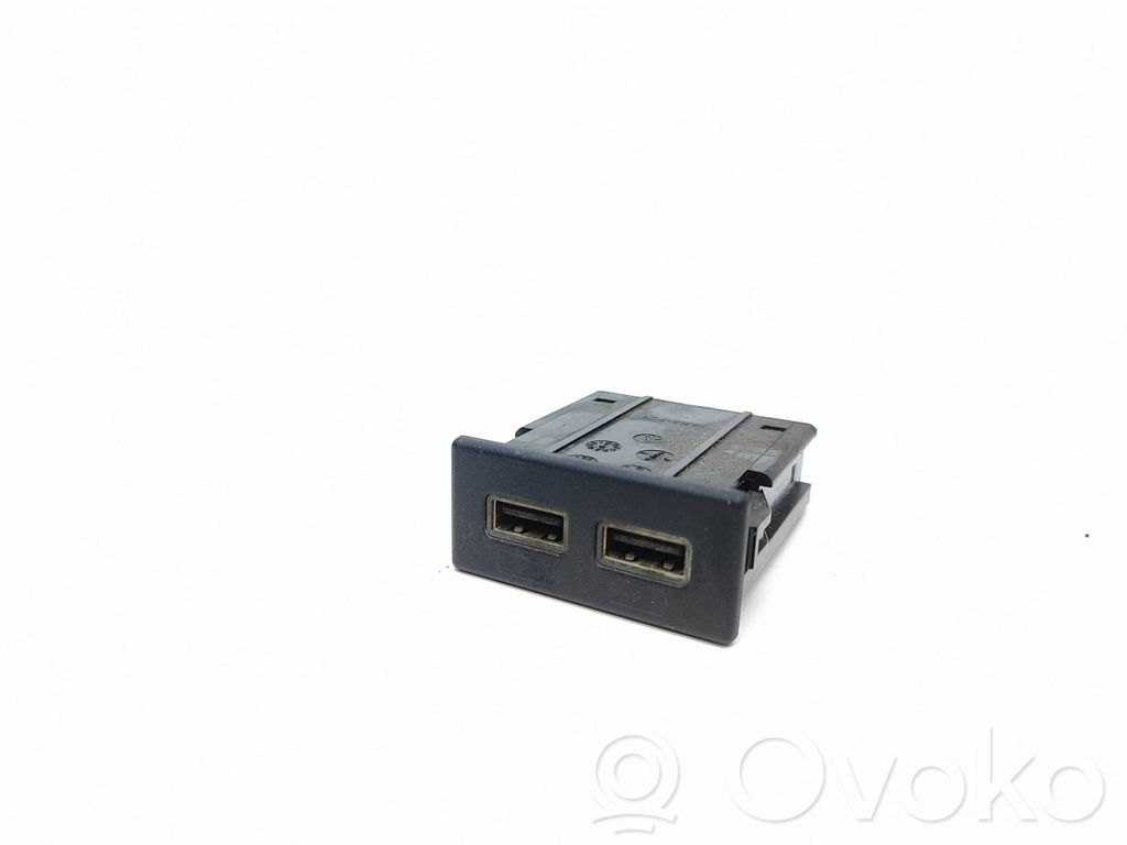 Alfa Romeo Stelvio Priză USB 