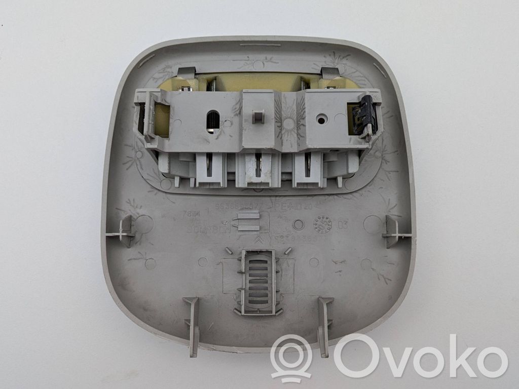 Citroen C4 Aircross Luz del asiento delantero
