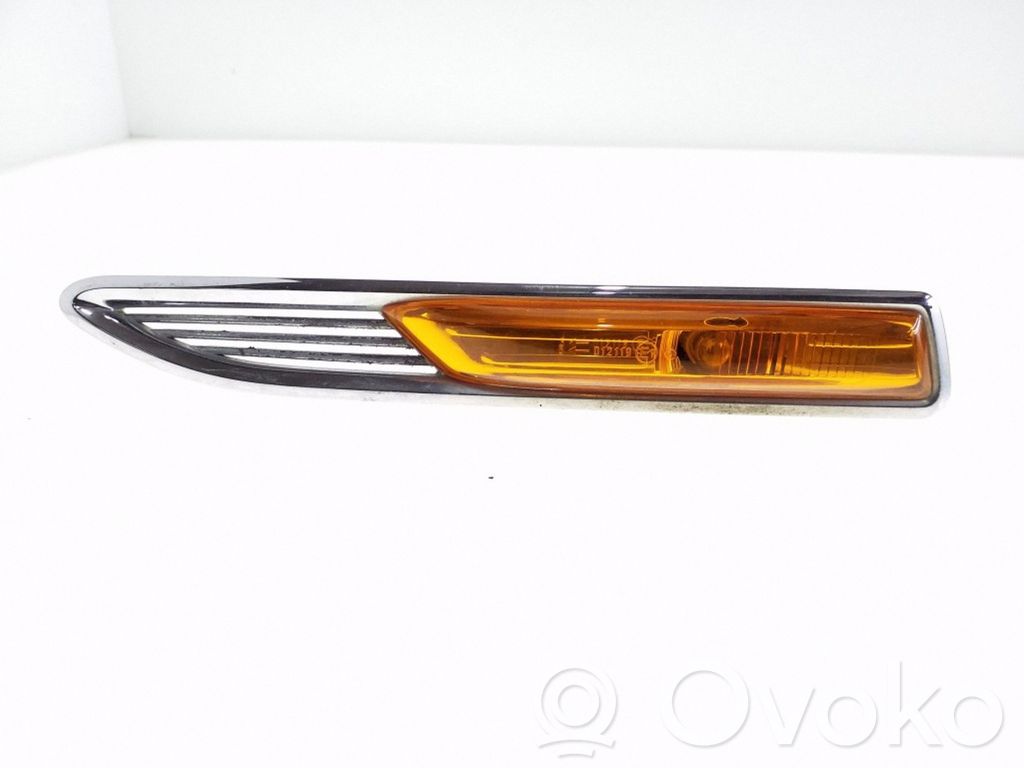 Ford Mondeo MK IV Semnalizator bară față 