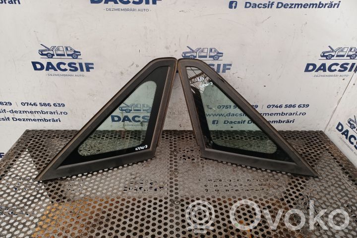 Front triangle window/glass