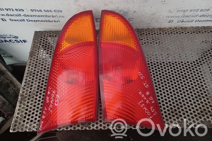 Tailgate rear/tail lights
