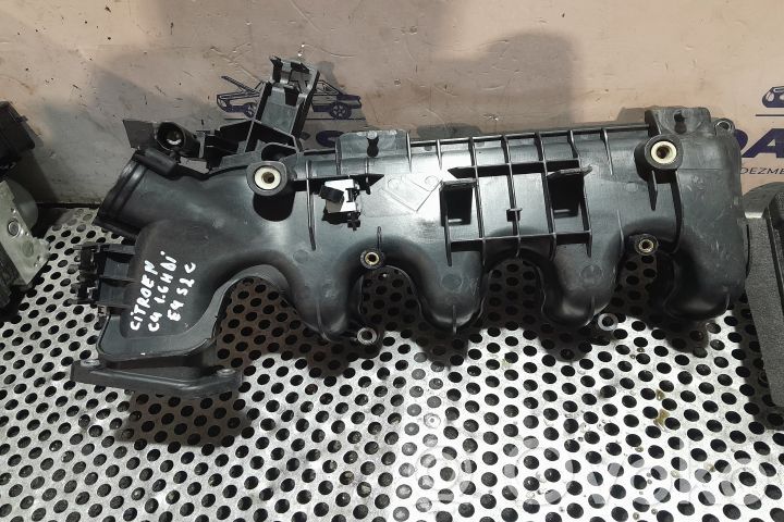 Citroen C4 I Intake manifold 