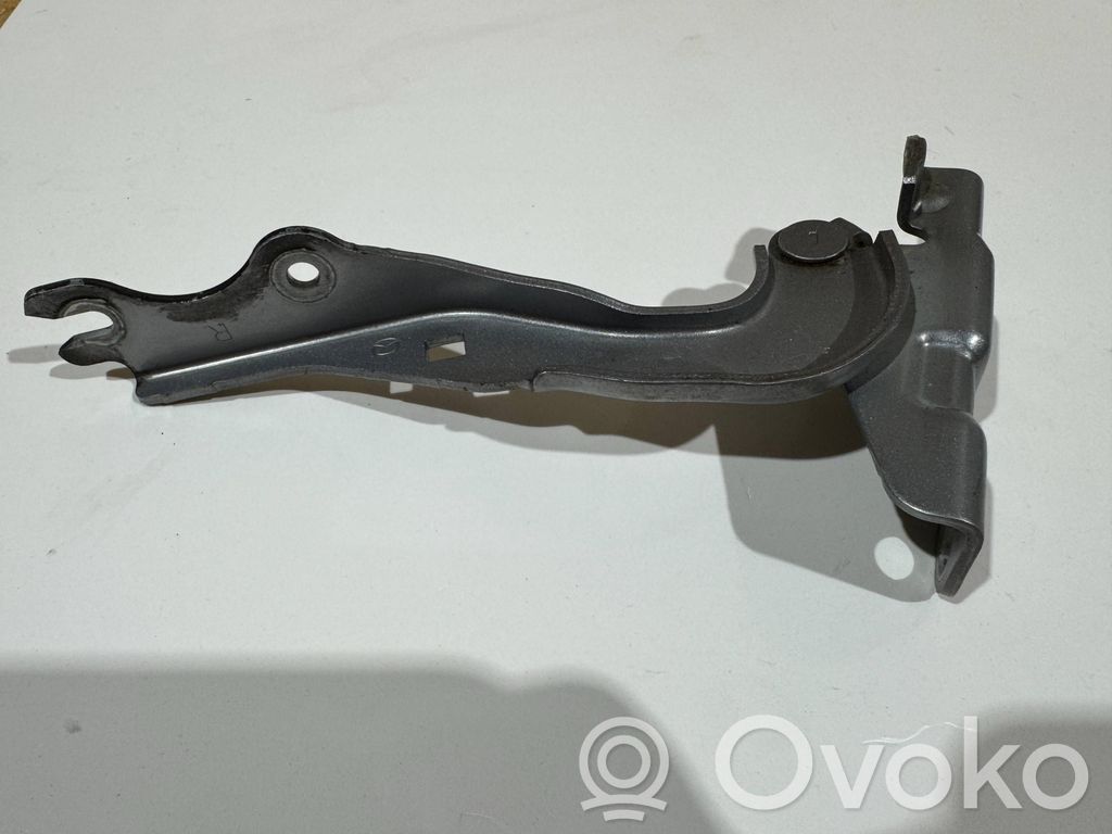 Engine bonnet/hood hinges