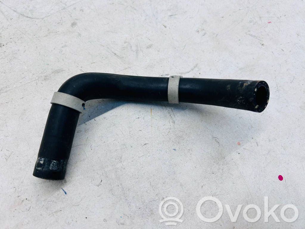 Caurulīte (-es) / šļūtene (-es)   G922C02110