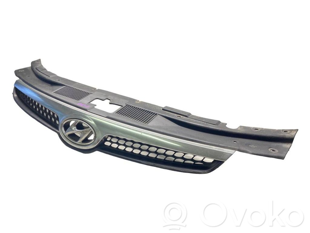 Hyundai i30 Front bumper upper radiator grill 