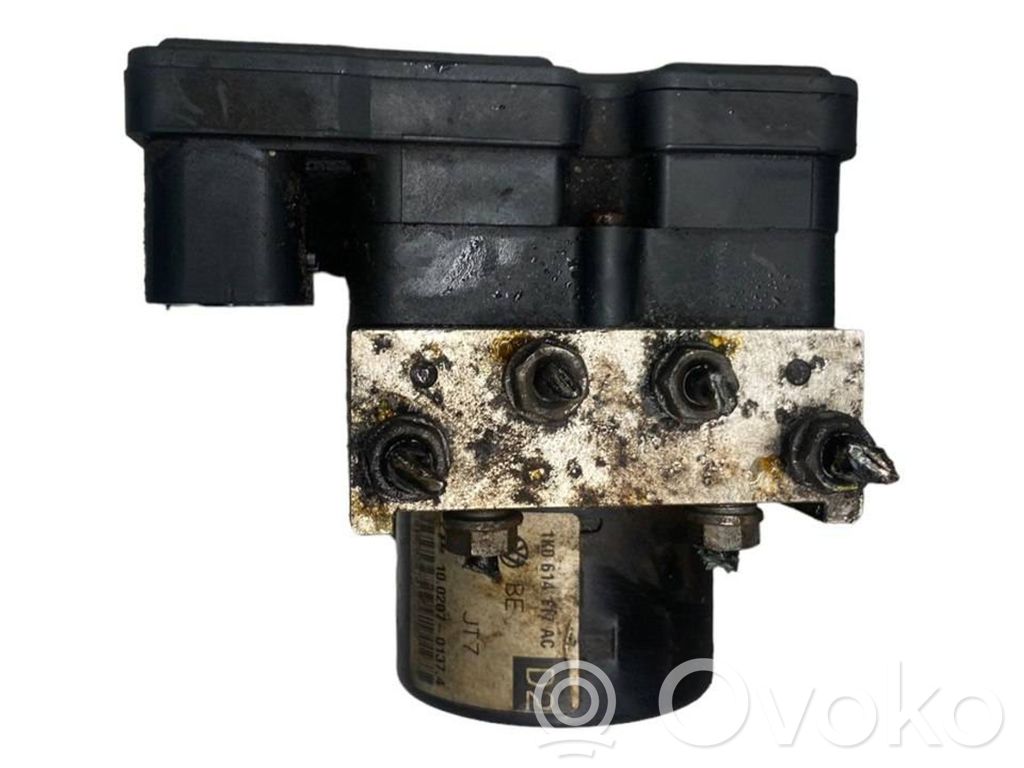 Skoda Octavia Mk2 (1Z) ABS Pump 