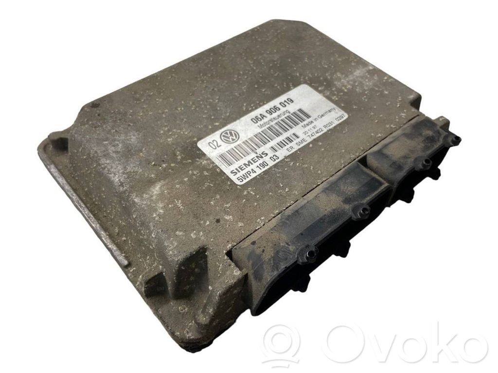 Volkswagen Golf IV Engine control unit/module 